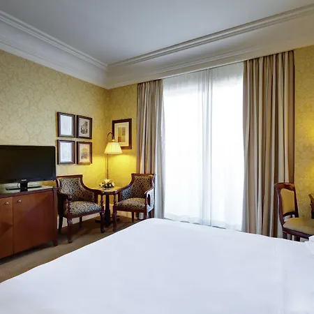 ホテル Mercure Excelsior 4*